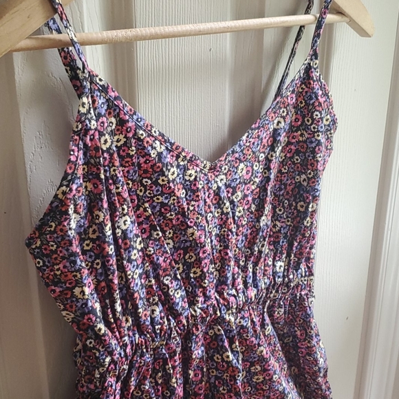Lily White floral tank top - Picture 2 of 3